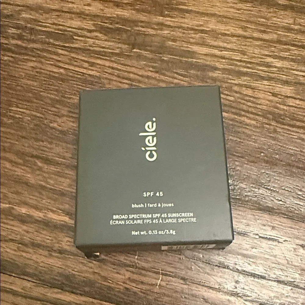 ciele flush & PROTECT SPF 45+ powder blush